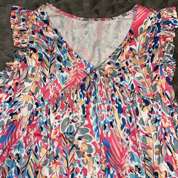 *CLEARANCE*  Printed Flutter Sleeve V-Neck Top - Picture 4 of 5